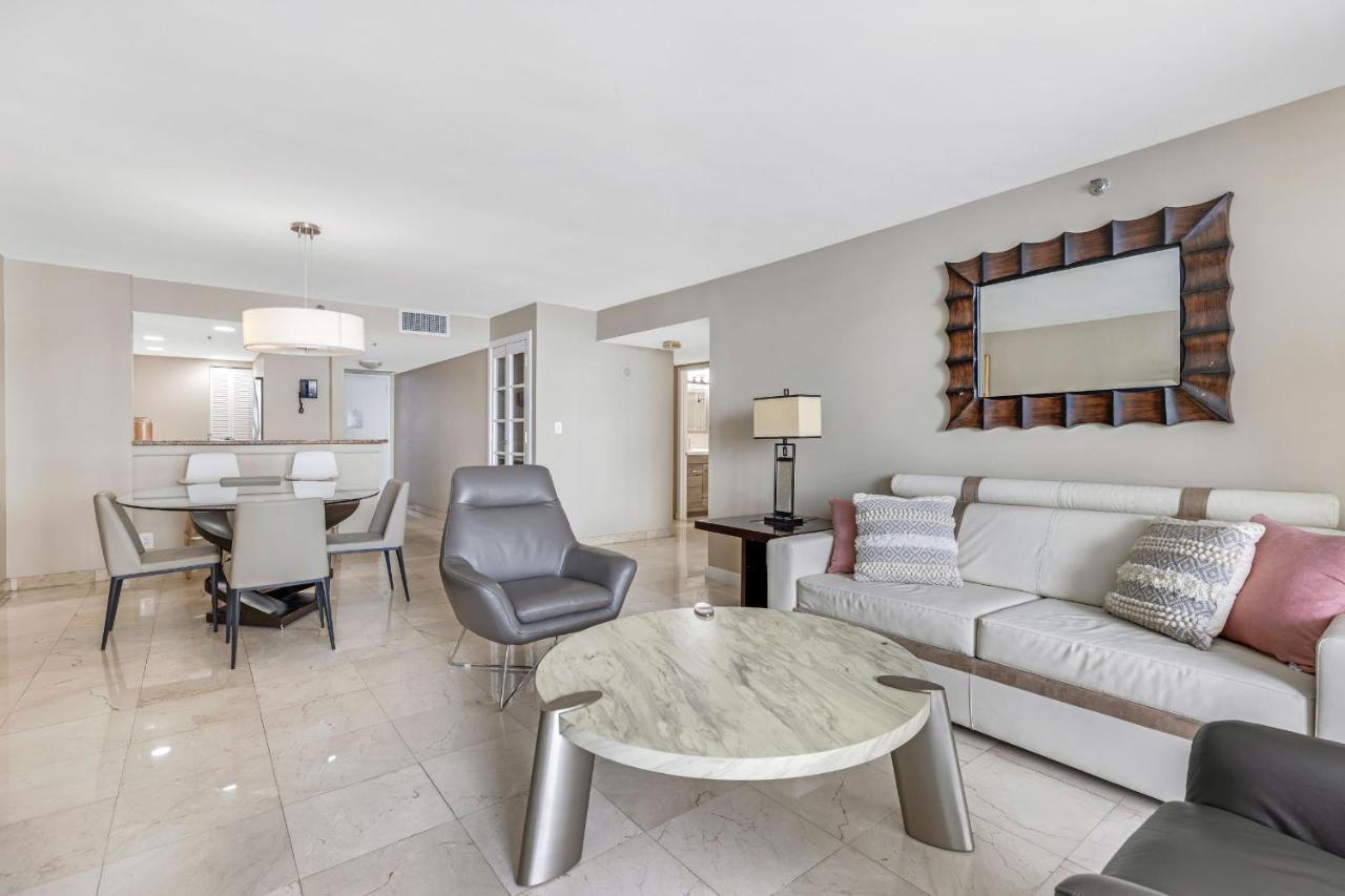 High Rise Comfort With Balcony Doral Exterior photo