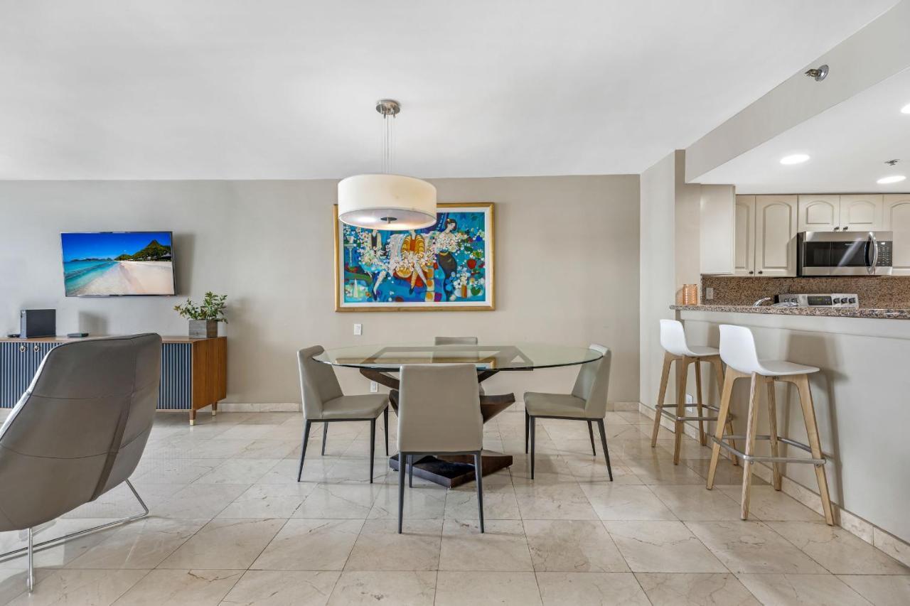 High Rise Comfort With Balcony Doral Exterior photo