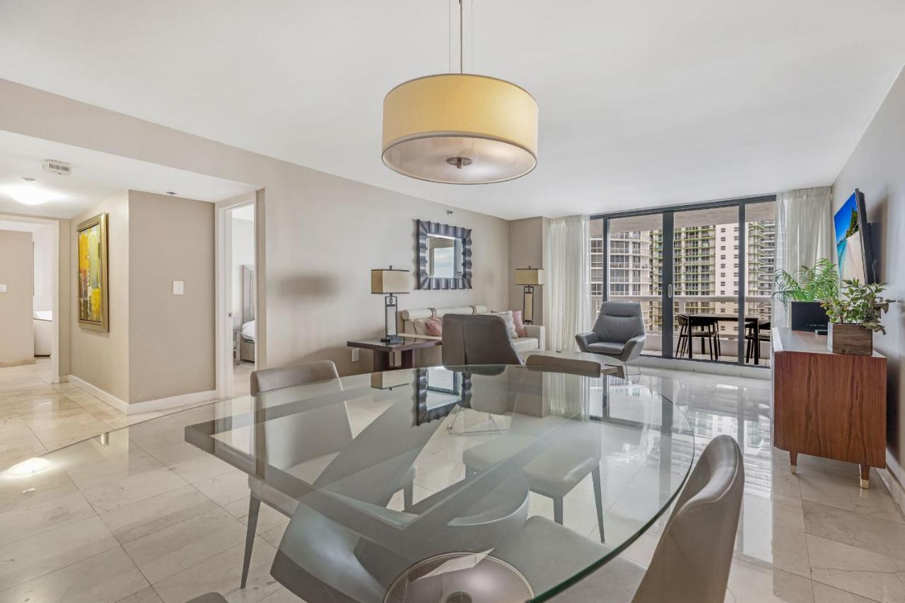 High Rise Comfort With Balcony Doral Exterior photo