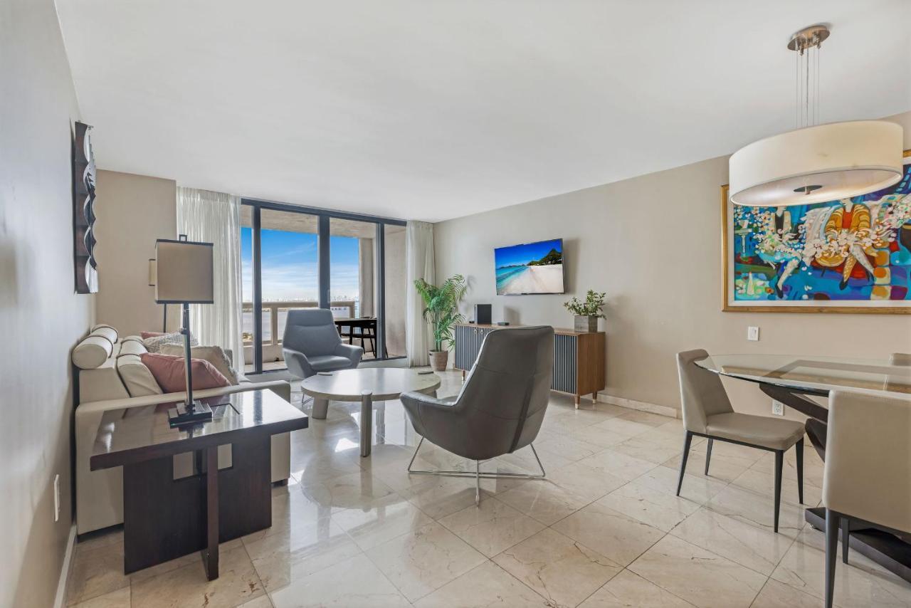 High Rise Comfort With Balcony Doral Exterior photo