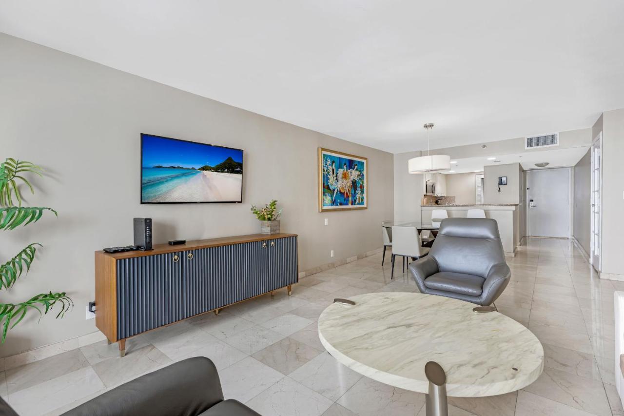High Rise Comfort With Balcony Doral Exterior photo
