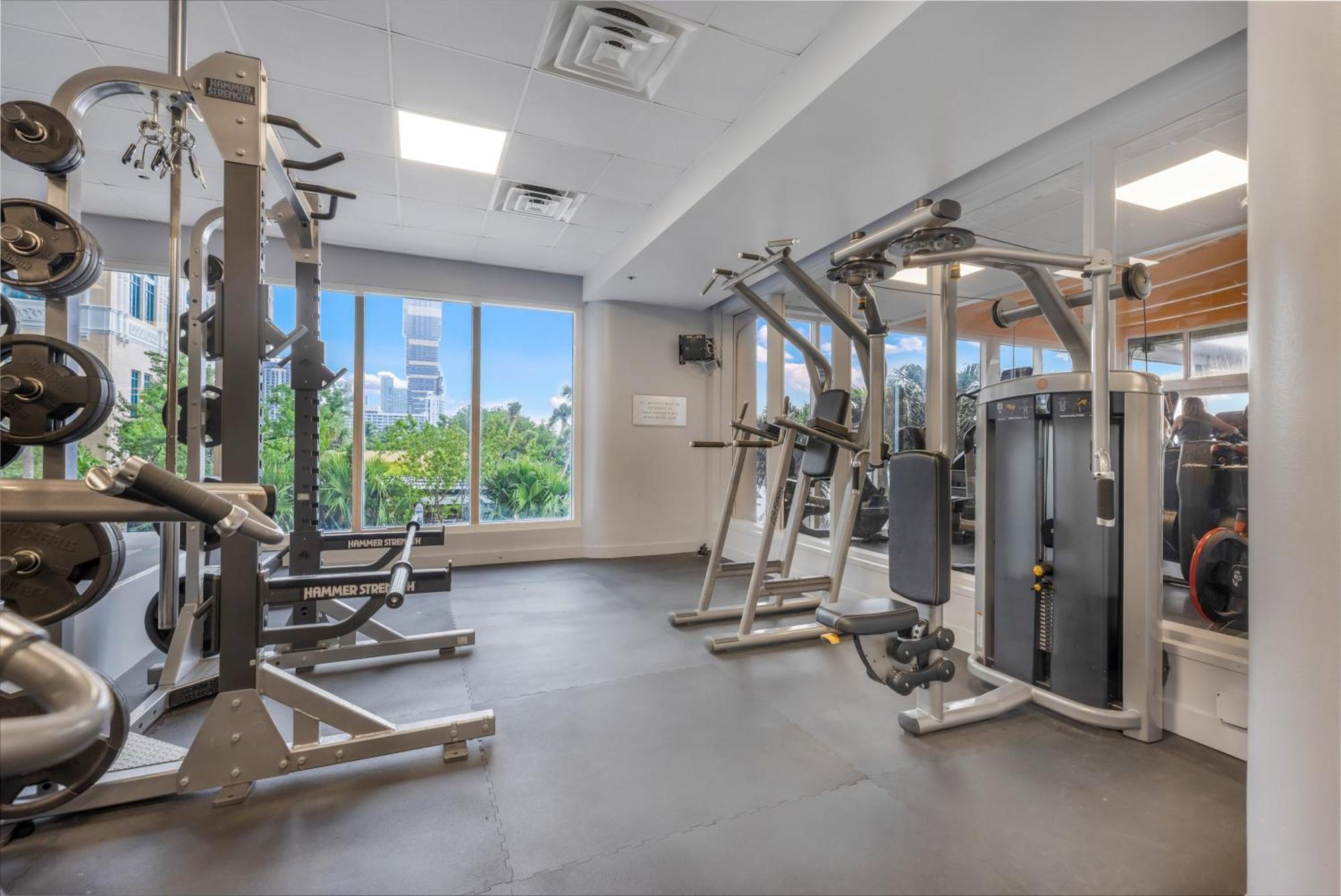 High Rise Comfort With Balcony Doral Exterior photo